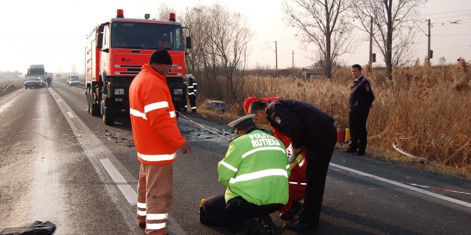 De mărţişor o șoferiță a produs un accident rutier soldat cu trei victime De mărţişor o șoferiță a produs un accident rutier soldat cu trei victime