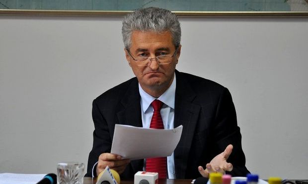 Anvelopare cu iz penal. Percheziţii la Primăria Drobeta Turnu Severin Anvelopare cu iz penal. Percheziţii la Primăria Drobeta Turnu Severin