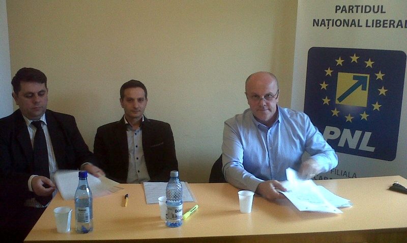 Ioan Popa: „Primăria Reșița este o găleată din care curge sânge” Ioan Popa: „Primăria Reșița este o găleată din care curge sânge”