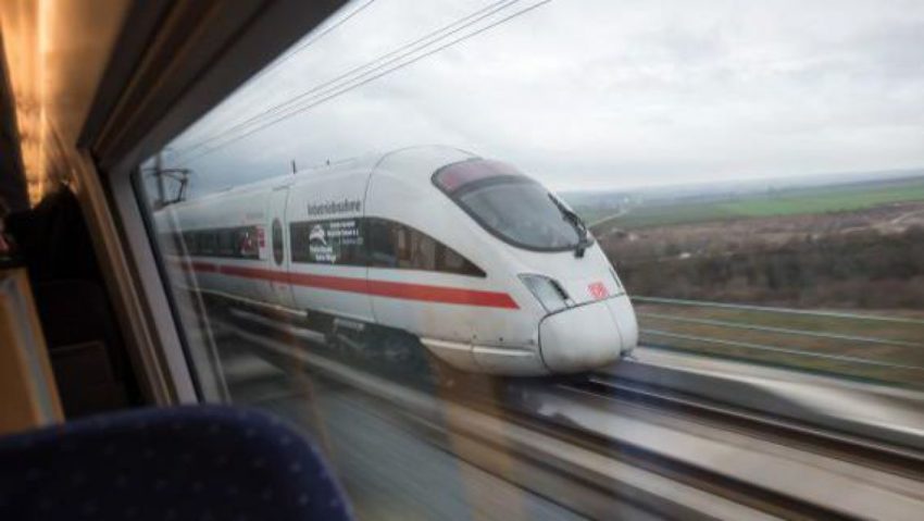 De frica refugiaţilor, au fost introduse vagoane de tren exclusiv pentru femei De frica refugiaţilor, au fost introduse vagoane de tren exclusiv pentru femei