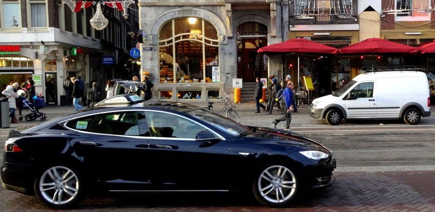 Ţara în care maşinile pe benzină şi motorină vor fi interzise Ţara în care maşinile pe benzină şi motorină vor fi interzise
