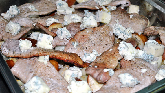 [AUDIO] Atenţie! Brânză şi carne expirată, retrase de la comercializare din Caransebeş şi Reşiţa