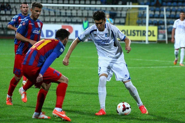 Partidă spectaculoasă cu multe goluri între Pandurii și ASA în Liga I de fotbal Partidă spectaculoasă cu multe goluri între Pandurii și ASA în Liga I de fotbal