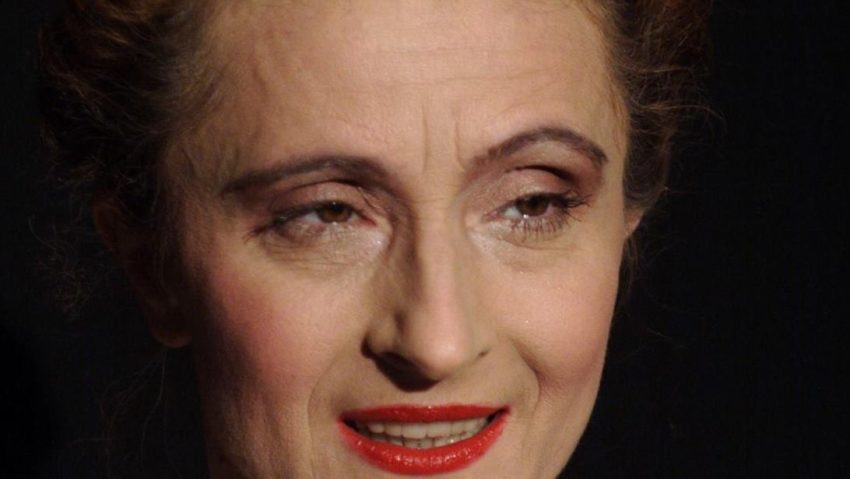 Maria Tănase – Pasărea noastră Mâiastră. Izvorul nesecat al cântecului scris cu patimă Maria Tănase – Pasărea noastră Mâiastră. Izvorul nesecat al cântecului scris cu patimă