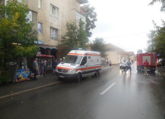 Explozie într-un apartament din Drobeta Turnu Severin, soldată cu două victime Explozie într-un apartament din Drobeta Turnu Severin, soldată cu două victime