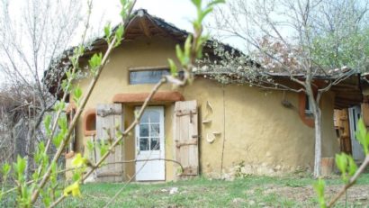 [FOTO] Ca în povești: Casa piticilor din Banatul montan, una dintre cele mai frumoase construcţii din lume