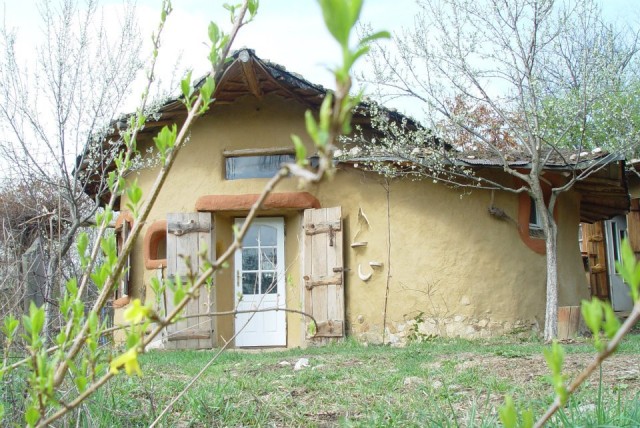 [FOTO] Ca în povești: Casa piticilor din Banatul montan, una dintre cele mai frumoase construcţii din lume