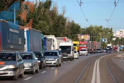 DN6 testat la rezistenţă. Se fac măsurători de gabarit vizând traficul greu DN6 testat la rezistenţă. Se fac măsurători de gabarit vizând traficul greu