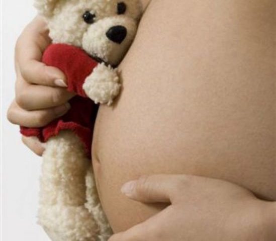 L”EXPRESS: Mamă la 15 ani – un fenomen care nelinişteşte România L”EXPRESS: Mamă la 15 ani – un fenomen care nelinişteşte România