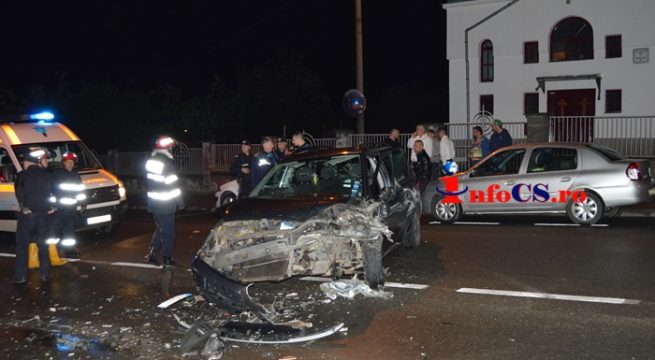 Tânărul şofer din Reşiţa care a băgat 3 persoane în spital, a fost reţinut de poliţişti! Tânărul şofer din Reşiţa care a băgat 3 persoane în spital, a fost reţinut de poliţişti!