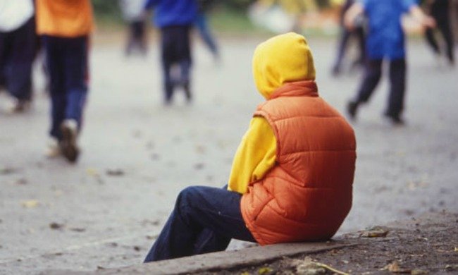 Copiii din Caraș-Severin trec printr-o adevărată dramă din cauza părinților plecați la muncă în străinătate Copiii din Caraș-Severin trec printr-o adevărată dramă din cauza părinților plecați la muncă în străinătate