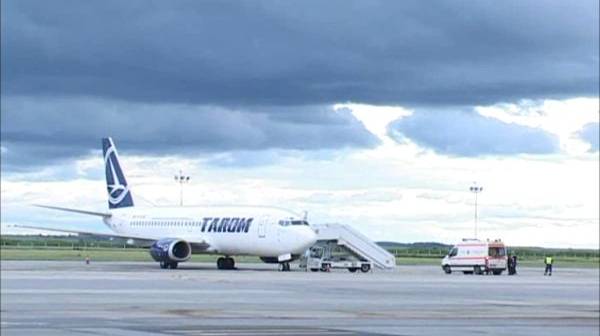 Un avion TAROM a aterizat de urgenţă la Timişoara. La bord se aflau 27 de pasageri Un avion TAROM a aterizat de urgenţă la Timişoara. La bord se aflau 27 de pasageri