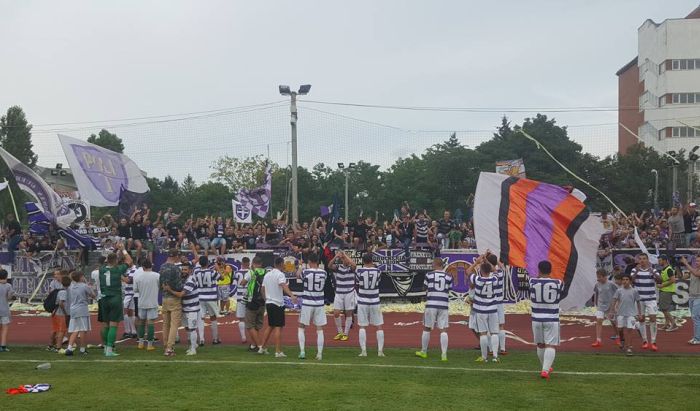 ASU Politehnica Timișoara sărbătorește promovarea în Liga a II-a de fotbal, pe teren propriu ASU Politehnica Timișoara sărbătorește promovarea în Liga a II-a de fotbal, pe teren propriu