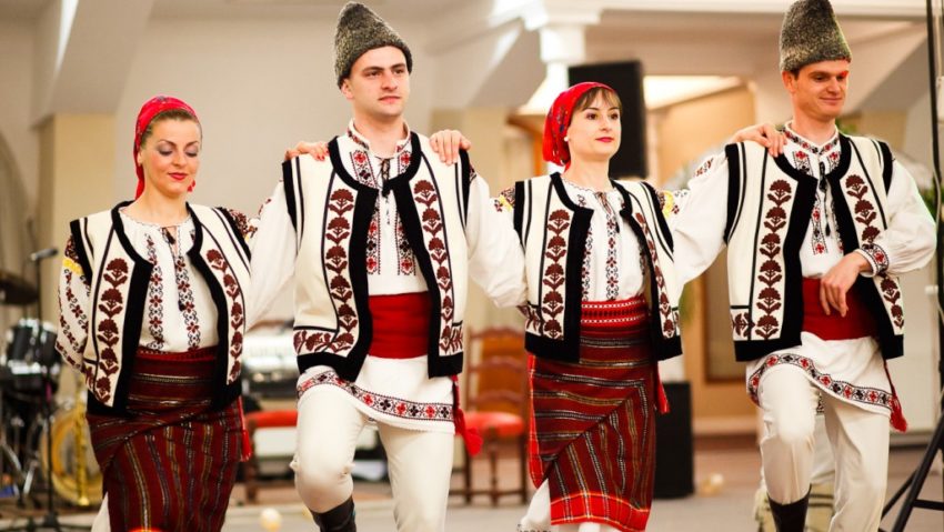 Ziua Naţională a Portului Tradiţional din România Ziua Naţională a Portului Tradiţional din România