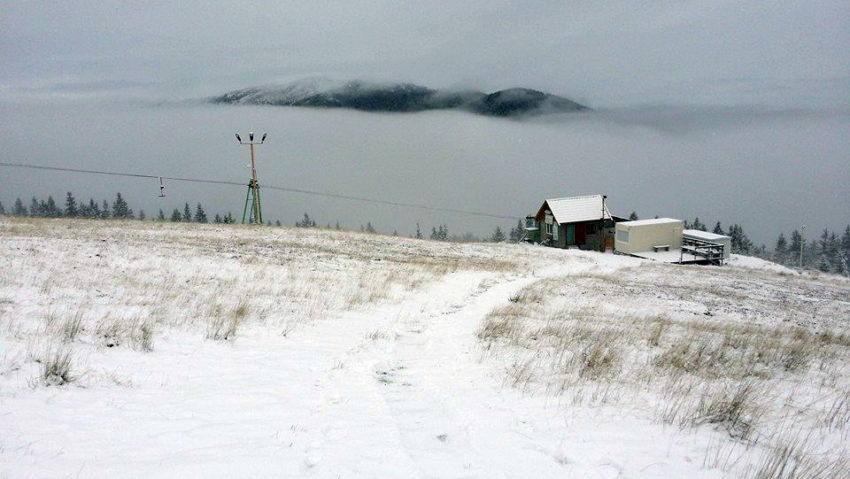 Zăpadă la munte, la mijlocul lunii mai Zăpadă la munte, la mijlocul lunii mai
