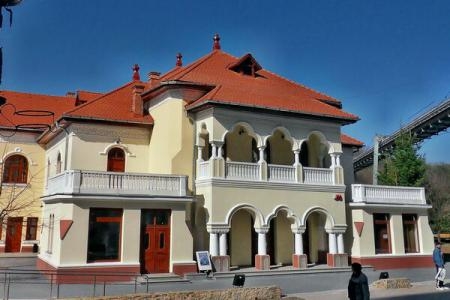 Profu’ de franceză în premieră pe scena Teatrului de Vest Profu’ de franceză în premieră pe scena Teatrului de Vest