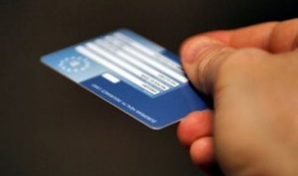 Tot mai mulți cărășeni solicită cardul european de sănătate în sezonul estival