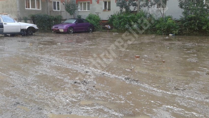Efectele inundațiilor vor dăinui în Caraș-Severin. Nu sunt bani de reparaţii Efectele inundațiilor vor dăinui în Caraș-Severin. Nu sunt bani de reparaţii