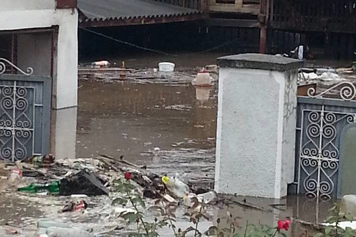 [FOTO] Inundaţiile au trecut, pagubele rămân în Caraş-Severin