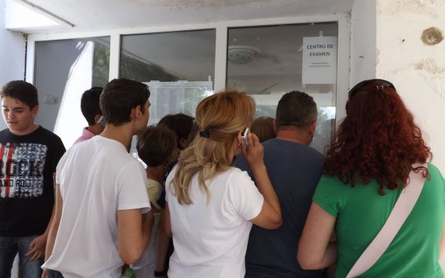 EVALUAREA NAŢIONALĂ 2016: Primele rezultatele, afişate pe edu.ro şi la avizierele şcolilor EVALUAREA NAŢIONALĂ 2016: Primele rezultatele, afişate pe edu.ro şi la avizierele şcolilor