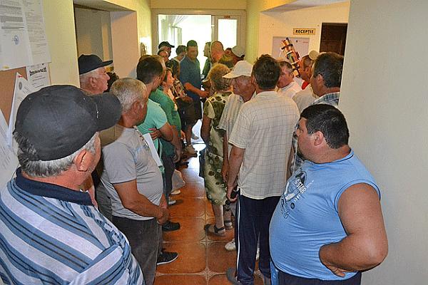 Lipsa de personal la APIA Caraş-Severin conduce la întârzieri în procesul de analiză a proiectelor Lipsa de personal la APIA Caraş-Severin conduce la întârzieri în procesul de analiză a proiectelor