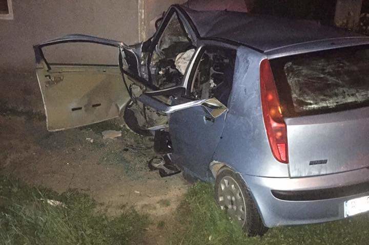 CARAŞ-SEVERIN: Au ajuns în stare gravă la spital după o urmărire ca-n în filme CARAŞ-SEVERIN: Au ajuns în stare gravă la spital după o urmărire ca-n în filme