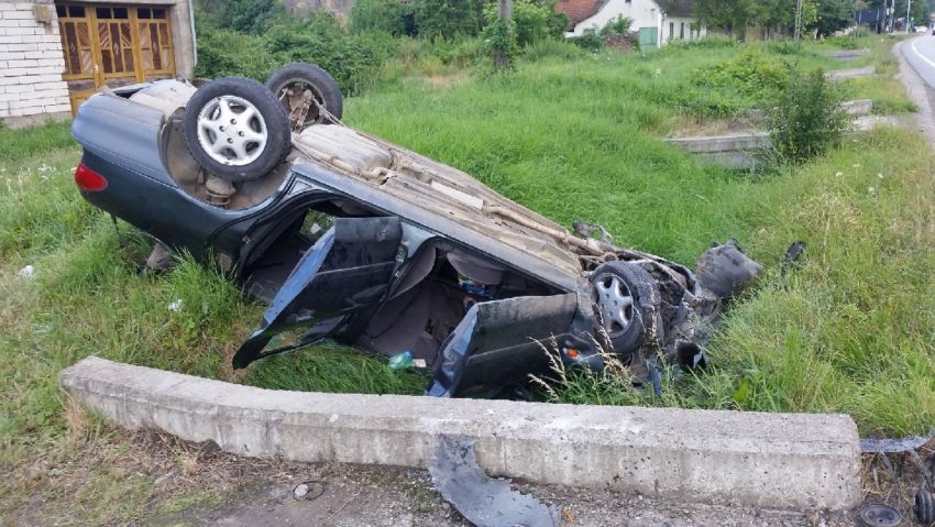 Un nou accident grav pe DN 6. Şoferul a avut zile Un nou accident grav pe DN 6. Şoferul a avut zile