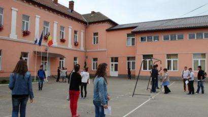 Siguranţă în şcoli pe banii părinţilor… Doar un sfert dintre unităţile de învăţământ din Caraş-Severin sunt păzite sau monitorizate video
