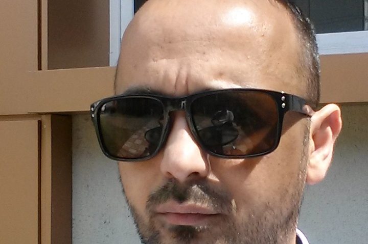 Sculptor arădean mort în faţa primăriei Sculptor arădean mort în faţa primăriei