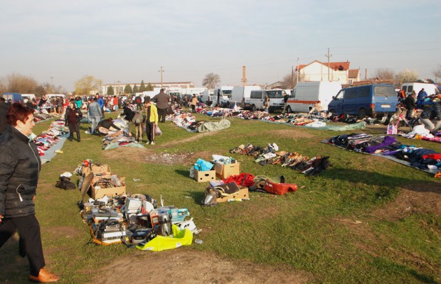 Piața de vechituri a Lugojului se mută la autogară Piața de vechituri a Lugojului se mută la autogară