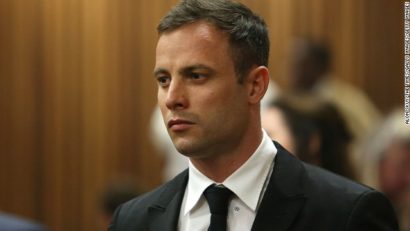 Sud-africanul Oscar Pistorius este supravegheat zi și noapte pentru evitarea oricărei tentative de sinucidere