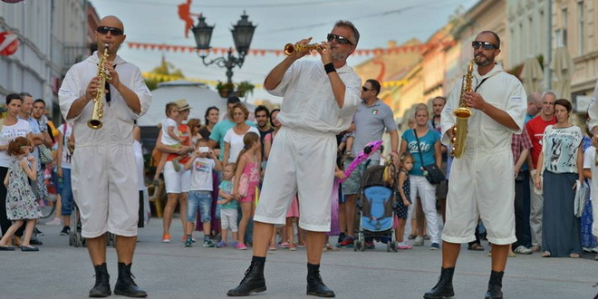 Festivalul Cântăreților de Stradă! Festivalul Cântăreților de Stradă!