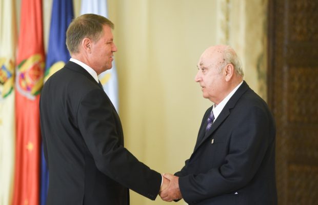 [FOTO-AUDIO] Trei foşti deţinuţi politici decorați de preşedinţie: Printre ei şi ultimul partizan din Banat