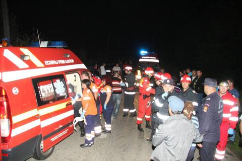 [FOTO] Accident grav în judeţul Argeş unde două autobuze s-au ciocnit