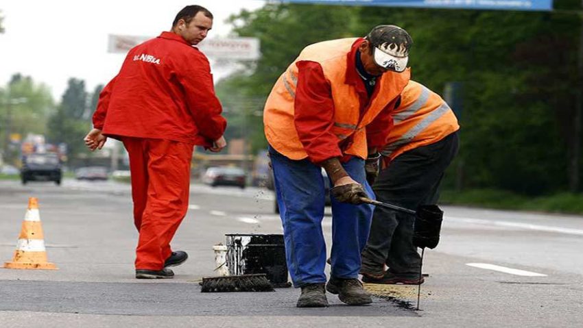 Primăria, nemulţumită de asfaltări: Au fost făcute de mântuială Primăria, nemulţumită de asfaltări: Au fost făcute de mântuială