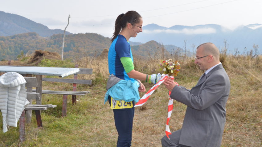 Cea mai originală cerere în căsătorie… la Hercules Maraton 2016 Cea mai originală cerere în căsătorie… la Hercules Maraton 2016