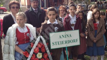 [FOTO-AUDIO] Cultura minorităţilor – punte de legătură între semeni. Portul popular german – tradiţie şi istorie în Banatul de Munte