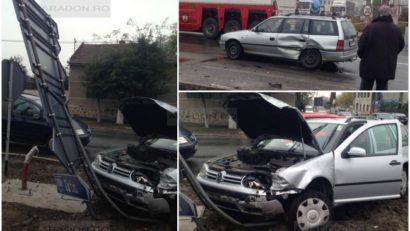 [FOTO] Accident violent în intersecţia blestemată
