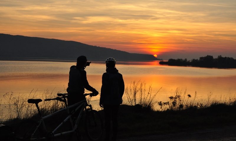Cicloturismul, punte de legătură între Banatul românesc și cel sârbesc Cicloturismul, punte de legătură între Banatul românesc și cel sârbesc
