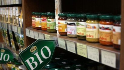 Cum îţi dai seama că produsele ecologice sunt contrafăcute. Un specialist te învaţă la ce să te uiţi pe etichetă