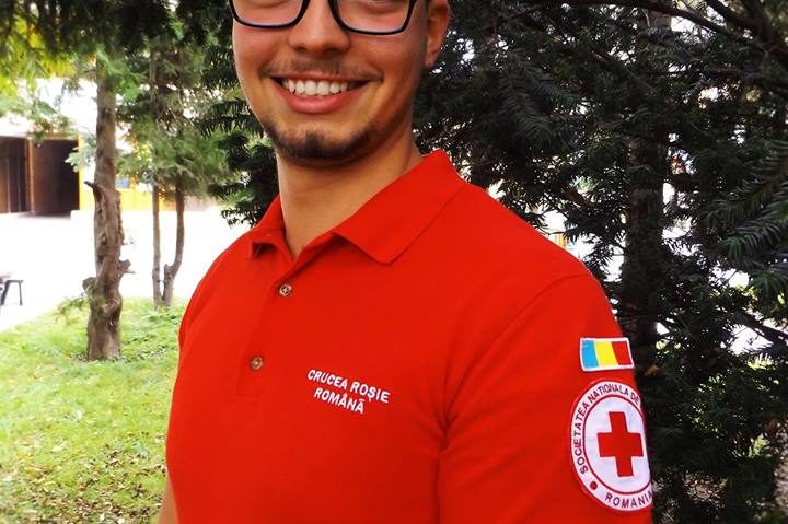 Tânăr voluntar de la Crucea Roşie Caraş-Severin premiat de Principesa Margareta, pentru 5 ani de activitate intensă! Tânăr voluntar de la Crucea Roşie Caraş-Severin premiat de Principesa Margareta, pentru 5 ani de activitate intensă!