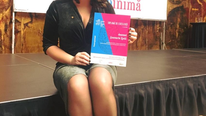 Arădeanca Ana Maria Nyeki a obținut un premiu de execelență la Gala ,,Oameni pentru Oameni’’ Arădeanca Ana Maria Nyeki a obținut un premiu de execelență la Gala ,,Oameni pentru Oameni’’