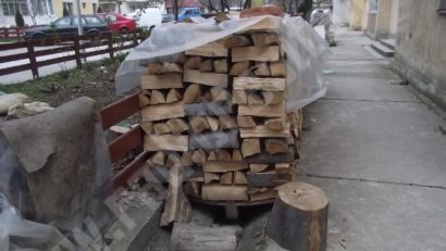 Băile Herculane, un depozit al depozitelor pentru lemne de foc