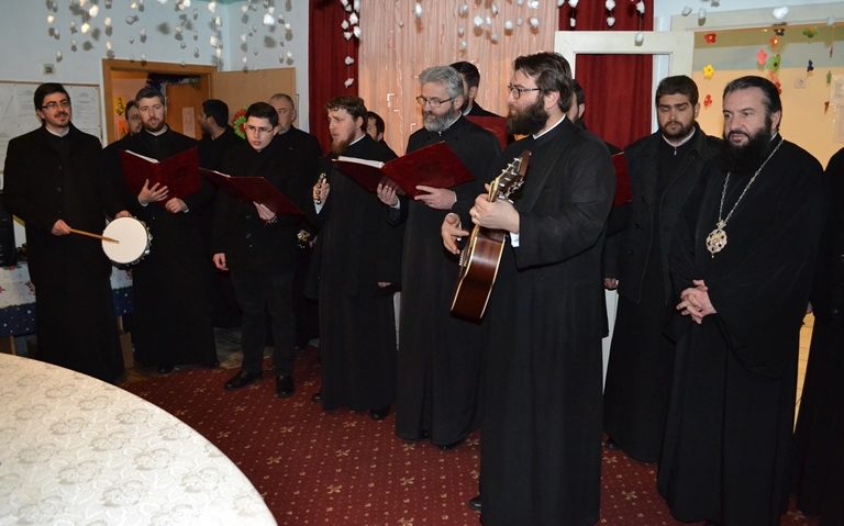 Caritas Deus Est – Colind filantropic la Oravița în pragul sărbătorilor de Crăciun Caritas Deus Est – Colind filantropic la Oravița în pragul sărbătorilor de Crăciun