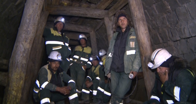 Grevă în subteran. 140 de mineri de la Paroşeni şi Uricani s-au blocat în mine Grevă în subteran. 140 de mineri de la Paroşeni şi Uricani s-au blocat în mine