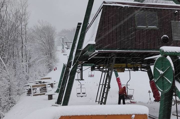 Pârtia de schi de la Văliug este pregătită pentru startul sezonului hibernal Pârtia de schi de la Văliug este pregătită pentru startul sezonului hibernal