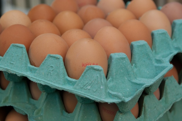 Alertă alimentară în Ajunul Anului Nou: Peste 300.000 de ouă cu salmonella, identificate și retrase de pe piaţă în Banat şi alte 3 judeţe Alertă alimentară în Ajunul Anului Nou: Peste 300.000 de ouă cu salmonella, identificate și retrase de pe piaţă în Banat şi alte 3 judeţe