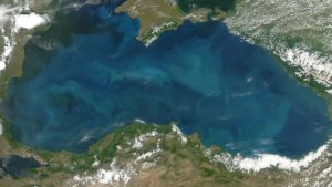 Navă comercială avariată în Marea Neagră, în apropierea coastelor României. DSU: Posibil impact cu o dronă maritimă sau o mină