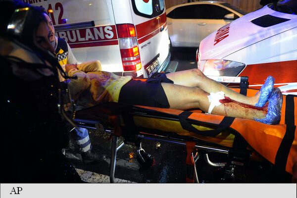 [VIDEO-FOTO] ALERTĂ Turcia: 39 de morţi şi 69 de răniţi în atacul de la Istanbul; autorul – căutat încă