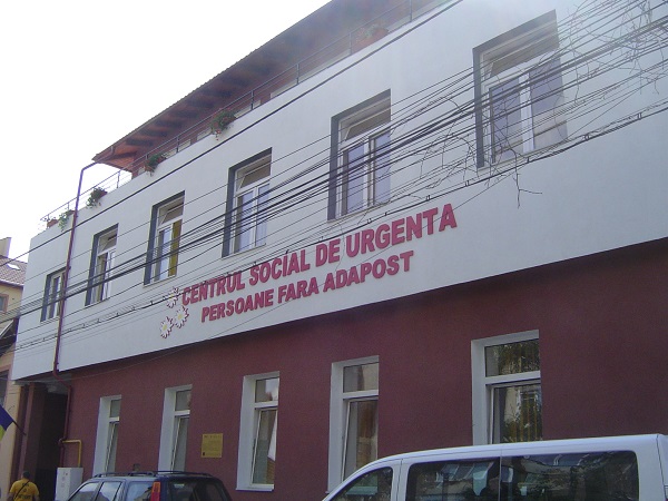 Pe timp de ger adăposturile pentru oamenii străzii sunt pline la Timişoara. Unii dorm chiar şi pe jos! Pe timp de ger adăposturile pentru oamenii străzii sunt pline la Timişoara. Unii dorm chiar şi pe jos!